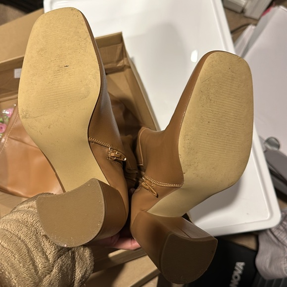 Lizah Knee High Stacked Block Heel Boots - Picture 8 of 9